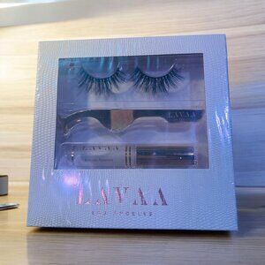 Lavaa Los Angeles Flirty Lash Set , brand new , never opened